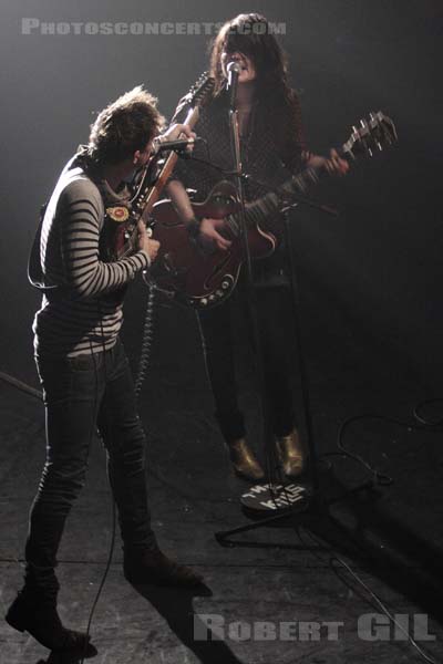 THE KILLS - 2008-10-28 - PARIS - Le Bataclan - Alison Nicole Mosshart - James William Hince